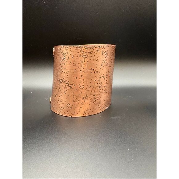 Wide Copper cuff, hand hammered, New, Handmade, 3" Wide, unisex - Picture 5 of 10